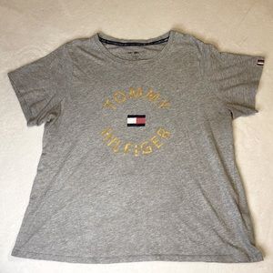 💥3 for $15💥 Tommy Hilfiger T-Shirt